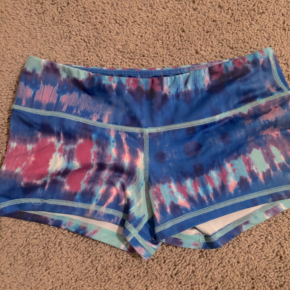 Fleo shorts, medium.
